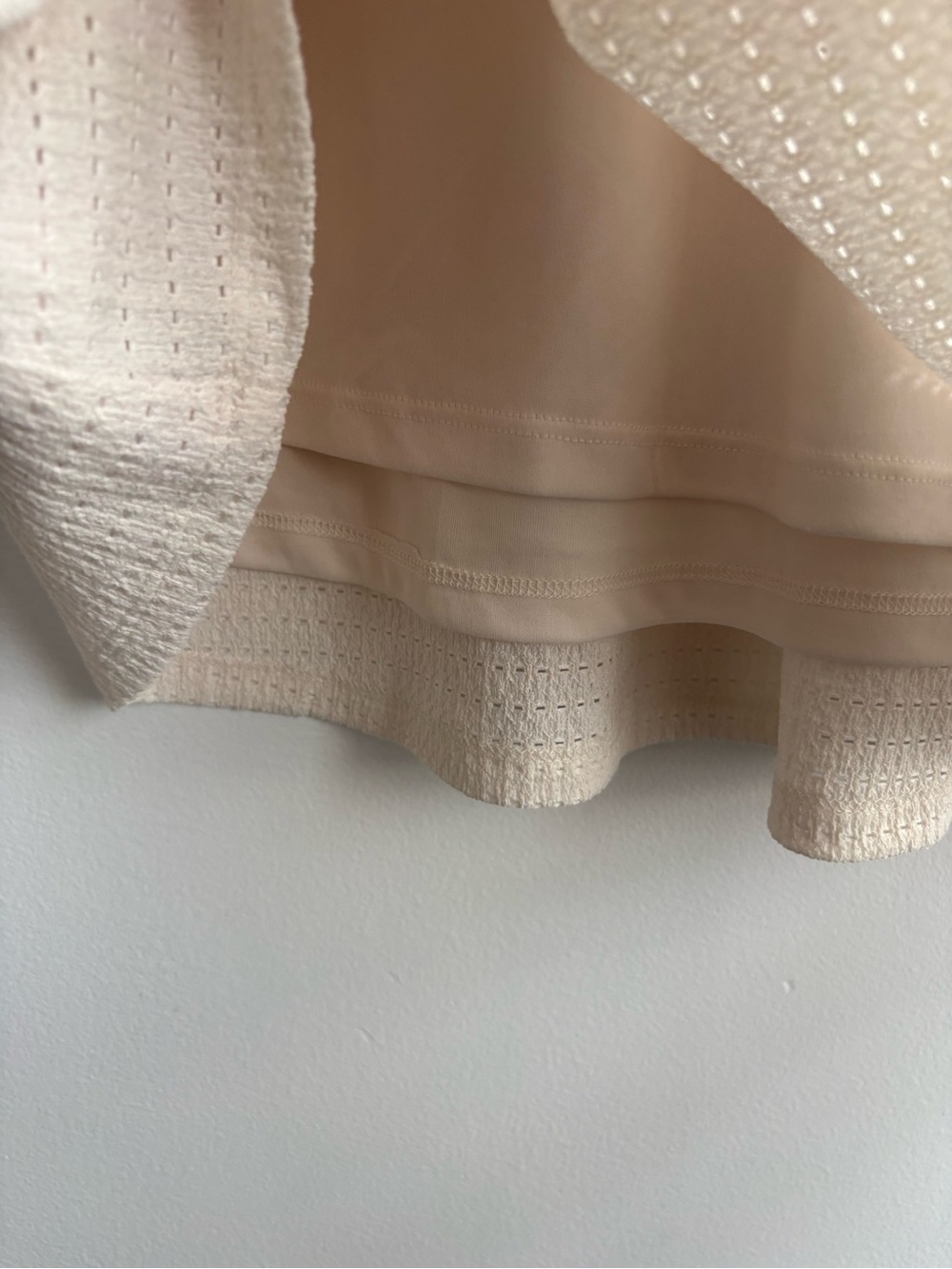 Reitmans Cream Ruffle Sleeve Textured Dress Size Medium - Picture 6 of 8